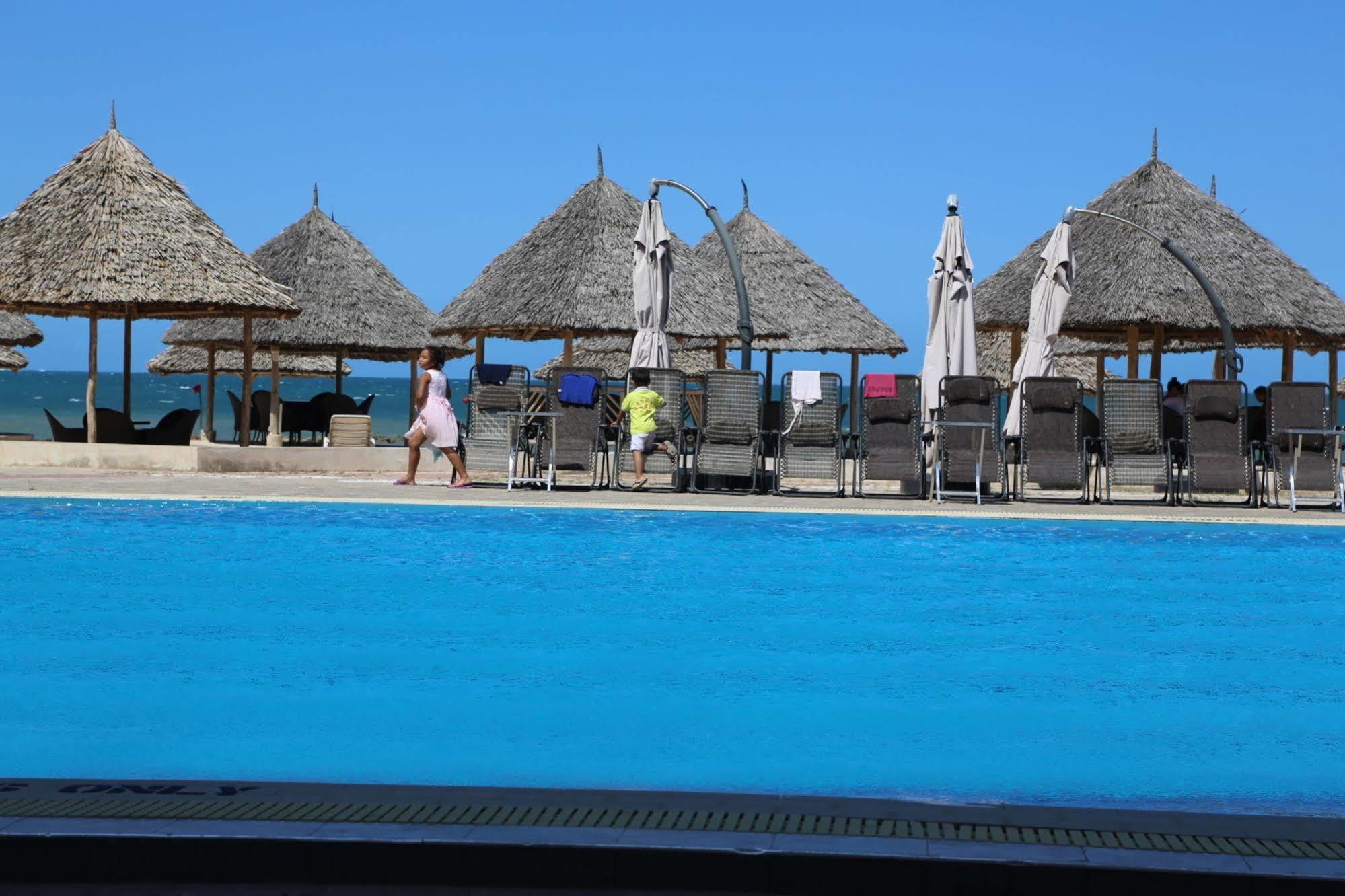 Landmark Mbezi Beach Resort Dar es Salaam Buitenkant foto